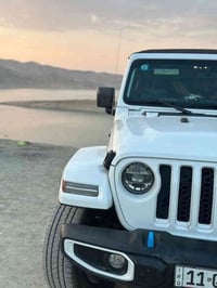 جيب رانكلر ٢٠٢٢ هايبرد بلكن فئة صحارى هايبرد  حادثه جاملغ خلفي بدون اي...