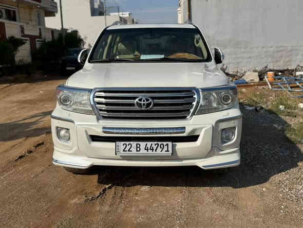 السلام عليكم للبيع لاندكروزر بريميه موديل 2013 ماشيه 138 بيها فقط بس بارد فوله كفاله عامه ديالى بعقوبه السعر 350 بها مجال الشراي ***********
