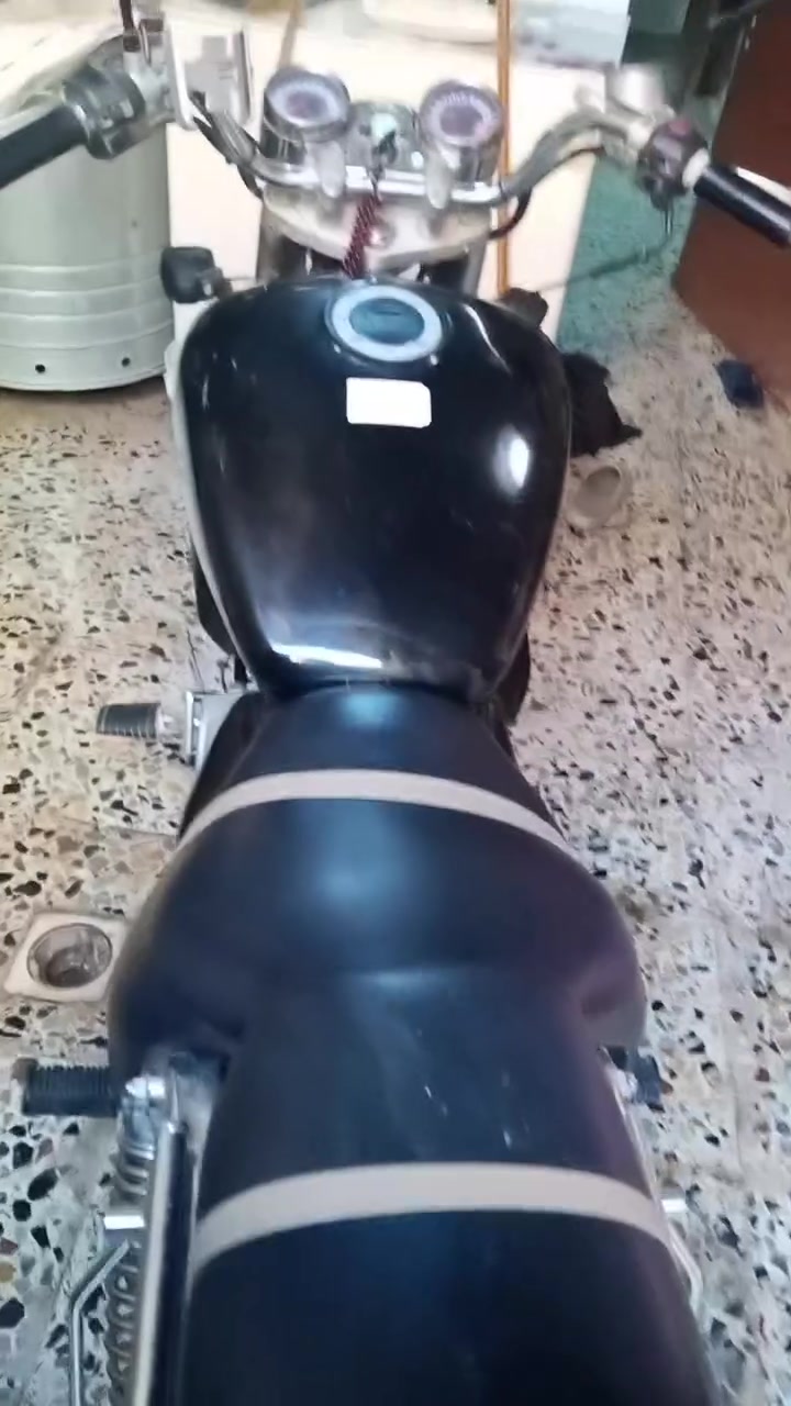 سلام عليكم شباب هايسونك مديل 2014 تكدر تكول دراجه وكاله مكينه  صبانه ما لايحتها الغب شغلات بيها بلاديه
-نوزل كهربائي 
-5 نمر 
-ستان كهربائي 
-حجم محرك 250cc اقتصادي 
-صناعه كوري 🇰🇷
-سعرها 1,250 
دراجه بيها منفيس دخول صاحبها المنزلها من معرض صديقي ، دراجه ما متعوبه اروح بيها للمدرسه ورجع 
الاستفسار *********** !بغداد
سلام عليكم شباب هايسونك مديل 2014 تكدر تكول دراجه وكاله مكينه  صبانه ما لايحتها الغب شغلات بيها بلاديه
