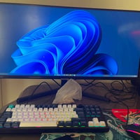 كيس وشاشه للبيع   R5 : 5500  Ram : 16G 3600 T-Foece  Hard:  m.2 1t  Gp...