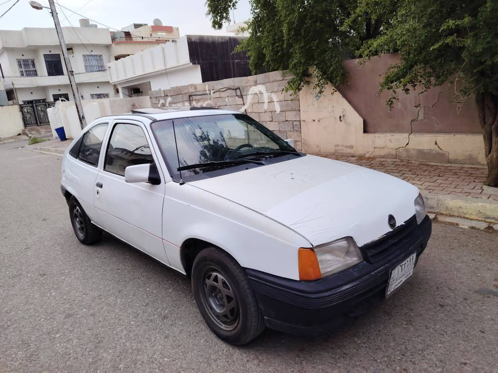 سياره اوبل كاديت موديل 91حجم16 سياره نظيفه جدا كولشي مابي شرط بدون ضربه سنويه منهي عضم عاج بي دفتر بنزين كهربائية كلها شغال تخم صدر جديد سعر 21وبي مجال بسيط عنوان كركوك رقم هاتف *********** كركوك, العراق
