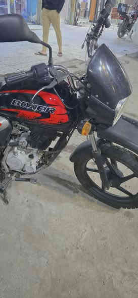 دراجه بوكسر 20
 مرقم بغداد تحويل ثاني يوم
دراجه نكره سلف نكره هندر مكاني بغداد شارع فلسطين
لد زينون التايرات صارلي شهر من بدلتهن الدراج 
مشكلتهه عداد ميشتغل وكفرات مال زنجيل والدرع ومجفته
دراجه شلعه ومعدل الدراجه مابيهه عيب رايدهه ب 1750
وبيهه مجال رقمي ***********
