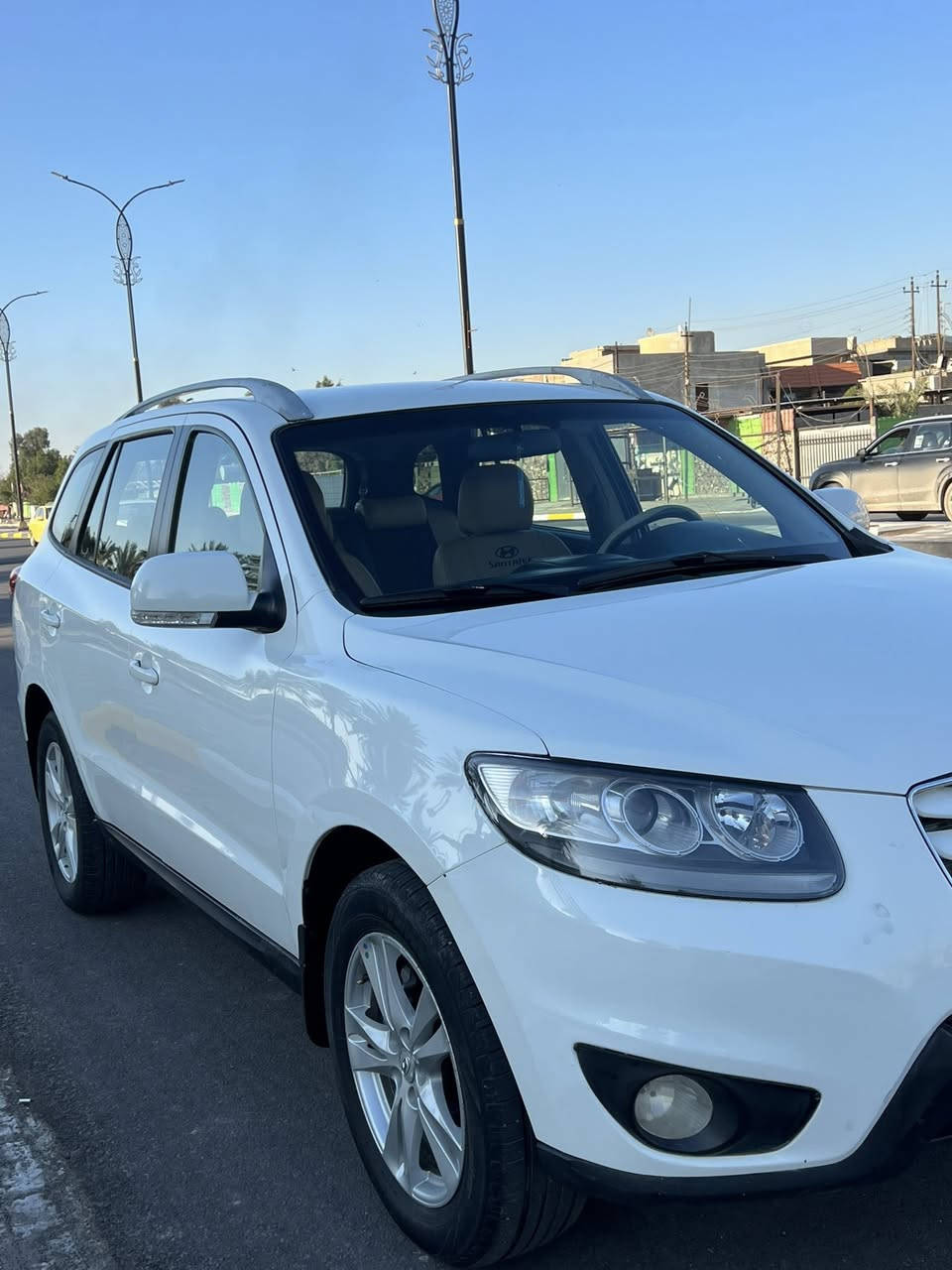 السلام عليكم سنتافيا 2012 خليجي شركه العامه ٦ سلندر 
السعر ( 137$)*********** 
سياره ٧ راكب ٦ سلندر ٣ قطع تبريد سياره جاهزه وبدون نقص 
سياره بيها جاملغ خلفي وباب جهه اليمنه رقم بغداد انگليزي تحويل مباشر
