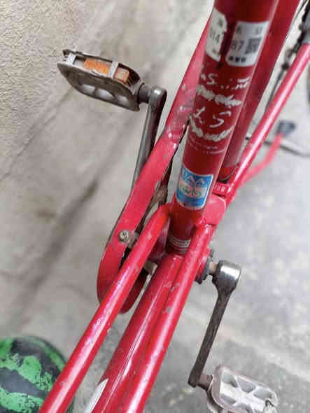 السلام عليكم  
بايسكل للبيع نضيف حجم ٢٦ تجي و تشوفه بعينك ويا الغراض مكاني بغداد الأمين الثانيه موجود بكل وكت راسلني وادلل و موجود واتساب ***********
