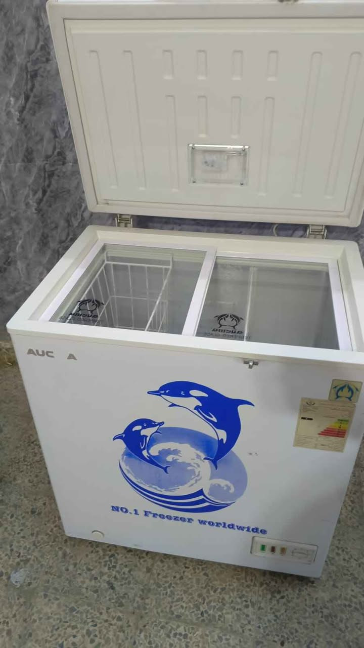 مجمدات وثلاجات احجام مختلفه نضيفات جداً شغالات عل فحص وضمان اختار تريدها وراسلني واتساب  *********** بغداد, العراق
