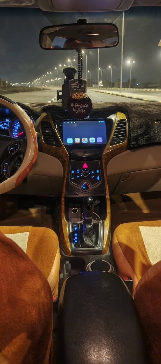 السلام عليكم لنترا  2014 رقم نكليزي بصره بسمي سنويه 2030 هزه جديده سياره مكفوله من ضربه والمعجون والصبغ بيه مكانات بارد فقط السونار منشور مع الصور المكينه 1800  مبدل بيه كازكيت فقط تخم تاير سياره مال جناي شهد الله تعبان عليه السعر 130 أبيه مجال البصره نهايه ياسين خريبط العابر ***********
