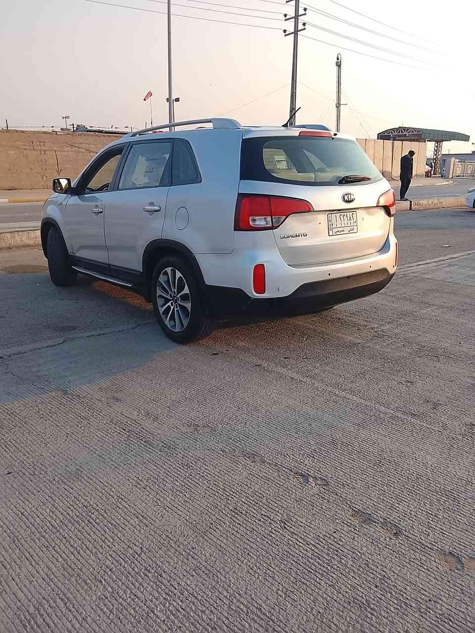 كيا سورنتو خليجي عماني موديل 2015 سبعه راكب فور 
 ويل. اربعه سلندر   سياره بيه جاملغ خلفي ومصبوغه عام رقم مثنى بسمي مكاني كربلاء السعر 130 وبيه مجال قليل للستفسار ***********
