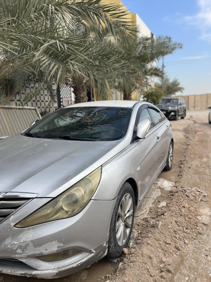 سوناتا موديل ٢٠١٠  وارد كوري مكفوله من صبغ وتبديل مكينة ٢٠٠٠ دوش رقم اربيل انكليزي باسمي كير ومكينه وتبريد جاهزه ضايف عليها منضومه غاز ٦٠ لتر مري شفط شاشه كامره حساسات مكانها نجف السعر ٩٥ وبيها مجال 
الرقم ‭٠٧٨٣ ٥٠٠ ٦٧٢٢‬
