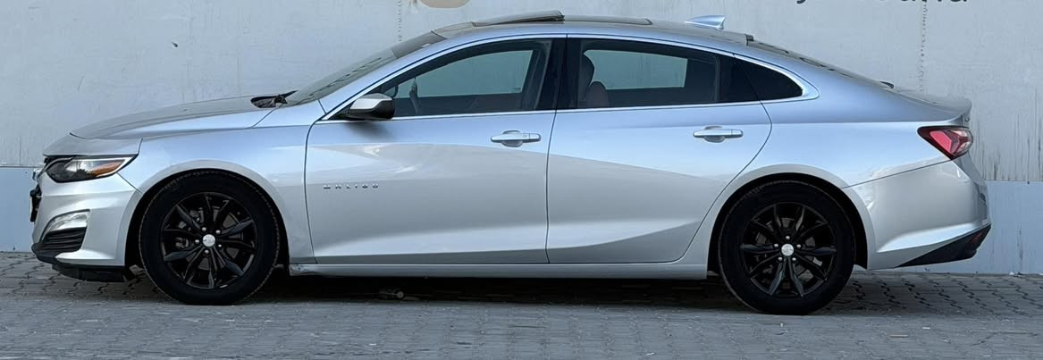 السلام عليكم اخوان
ماليبو 2020 
كير اوتو
محرك 1500 توربو
ماشيه 64 

المواصفات
بصمه
تشغيل عن بعد
بانوراما
داخل لون قرميدي 
كشنات جلد
كشنات كهرباء
تدفئه كشنات
شاشه كبيره
كامره خلفيه دواره
تحكمات ستيرن
كروز سرعه
نضام اوتو ستوب
قطعتين تبريد
ويل كب 17
تخم تاير جديد
سياره جاهزه مابيه نقص برغي
وبشرط ولا كلوب مشتغل بلدشبول

 قطعتين صبغ فقط جاملغ وبنيد
ونشرت صور الحادث 
رقم سياره اربيل تريد تحويل تريد وكاله حاضر
السعر 115 وبيه مجال 
مكان السياره الغزاليه 
للاستفسار (*********** )
