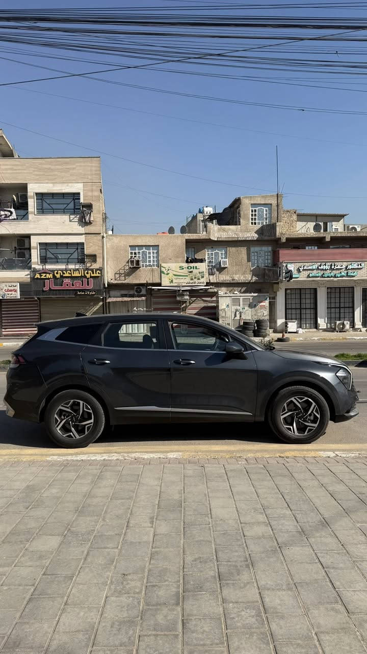 السلام عليكم 

للبيع 
كيا سبورتج 
2023
اللون رصاصي
 
حادثها قبق صندوق صبغ فقط 
وبيها بارد بالباب وجاملغ خلفي جهة الراكب 
شواصي لغود ايرباكات سليمة 
سونار مرفق بالصور

ماشية 47 كيلو 

للاستفسار 
***********
