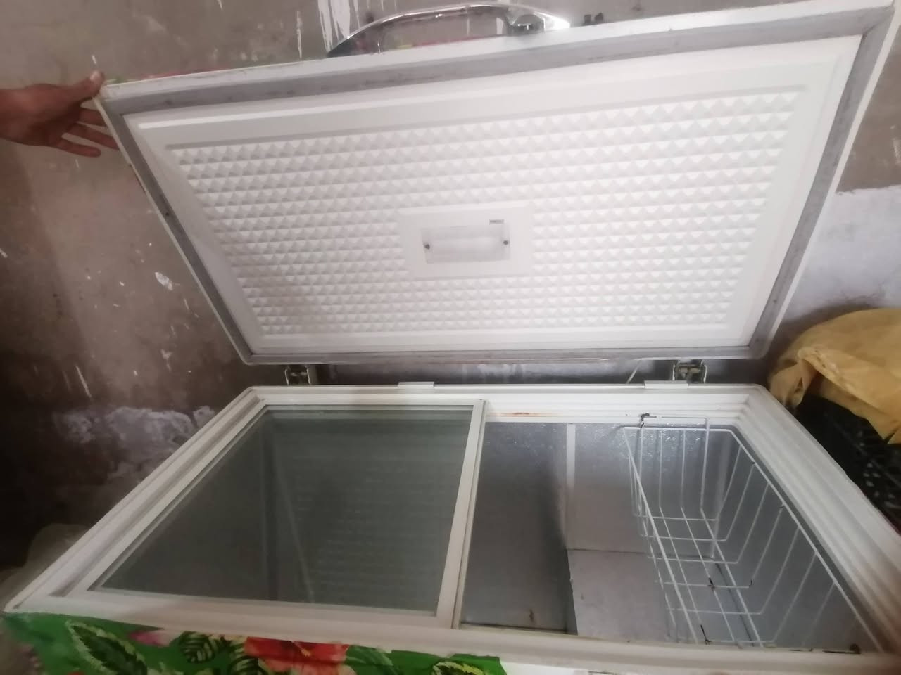 سلام عليكم مجمده شرط التجميد وخزان ماء للبيع ***********
