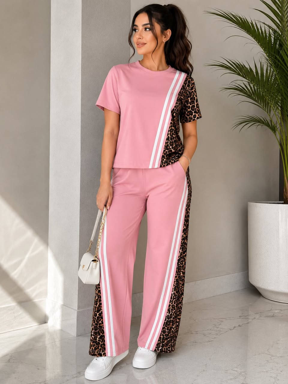 ✨ طقم نسائي مميز
خامة ناعمة ومريحة جداً 🌸
تصميم عصري ولمسة جلد النمر تضيف فخامة وأناقة 🐆
متوفر بـ 5 ألوان جذابة

📏 فري سايز
يناسب وزن من 50 إلى 80 كغم

💰 سعر الدرزن 70,000 دينار
🔥 القطعة تطلع تقريباً 5,750 دينار فقط 

#نسائيه #اكسبلور  #ملابس_نسائية #جملة #الشورجه


**إذا كنت صاحب هذا الإعلان وتريد حذفه لأي سبب، رجاءا أرسل رسالة إلى الدعم الفني**