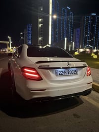 E350 موديل 2020   للبيع او مراوس   مواصفات السياره : داخل ابيض كريمي و...