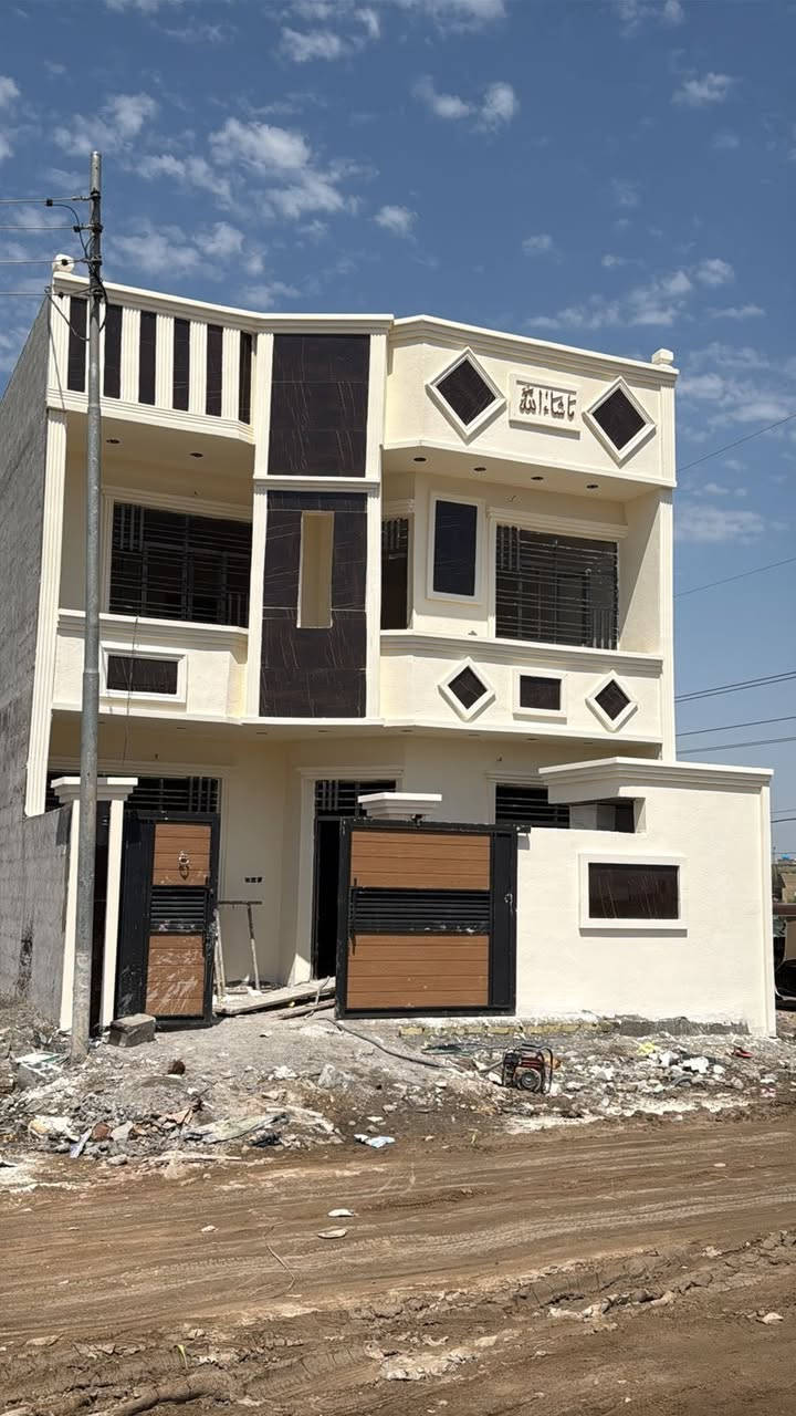 السلام عليكم 
بيت جديد مساحه ١٦٠ 
اربعه نوم 
قرب بيت ضيفان 
***********
