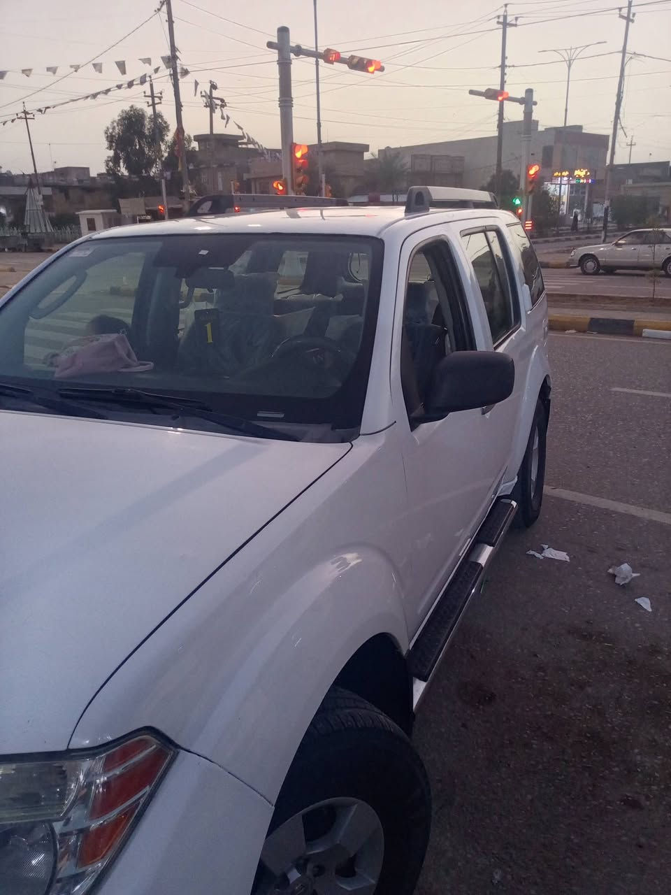 السلام عليكم نيسان بادفندر 2008 لون ابيض بيه الدعاميات صبغ وبلتكمه الخلفيه شخط ورشيته باقي كفاله رقم بغداد تحويل مباشر محرك جديد سياره حلوه وجاهزه 90 ورقه وبيه مجال الاستفسار ***********
