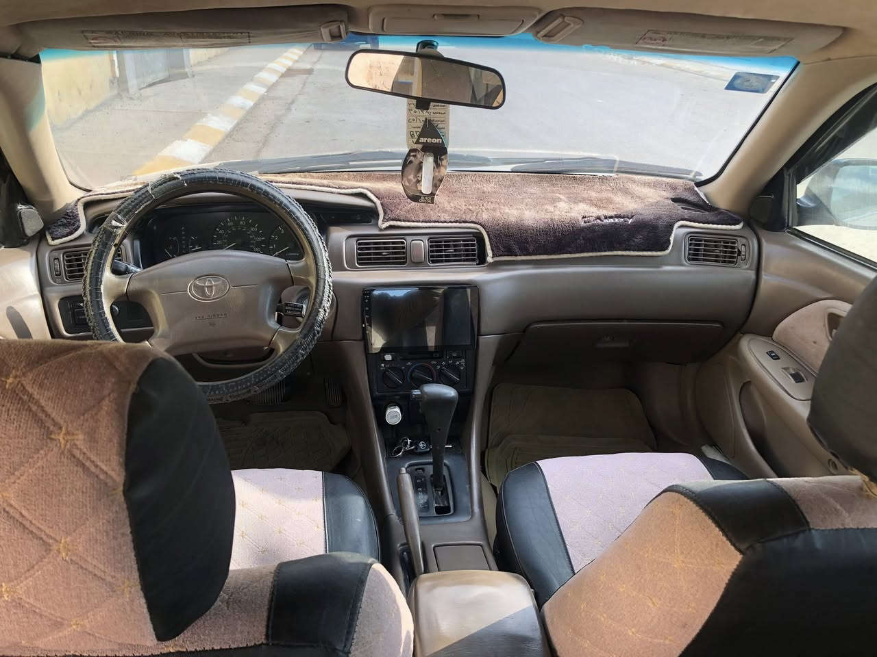 كامري ٢٠٠٠ رقم ديالى مشرع وطني سنويه لل ٢٩  محرك ٢٢٠٠ اربعه سلندر السياره مبدل بيها ٤ قطع  مصبوغه سعر٧٥ الرقم ***********
