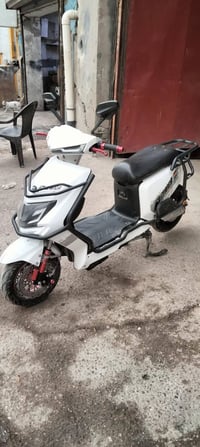 دراجه شحن للبيع كامله مابيه نقص الدراجه حلوة و نضيفه تجي وتفحص وتقتنع ...