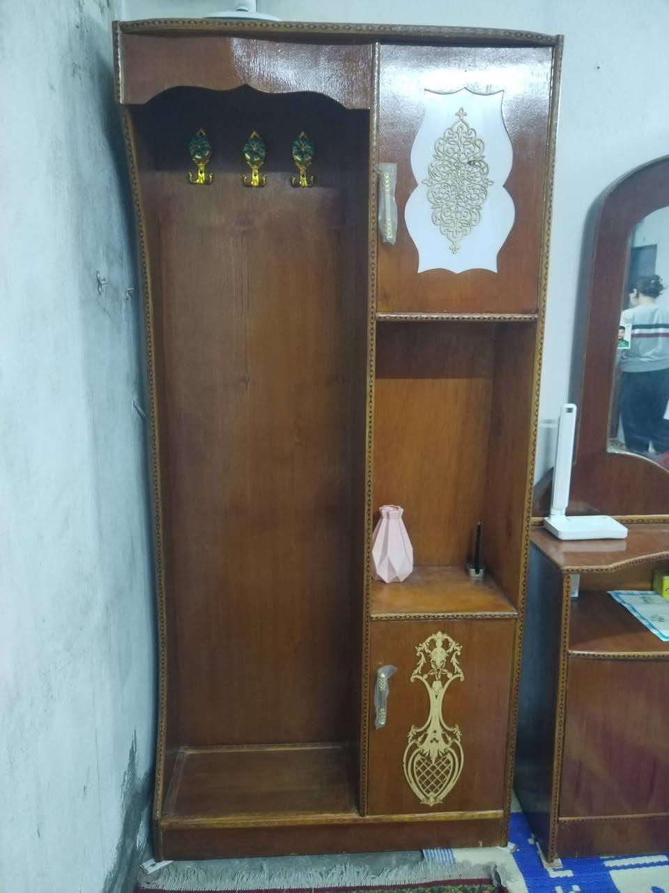 السلام عليكم غرفه للبيع ***********
