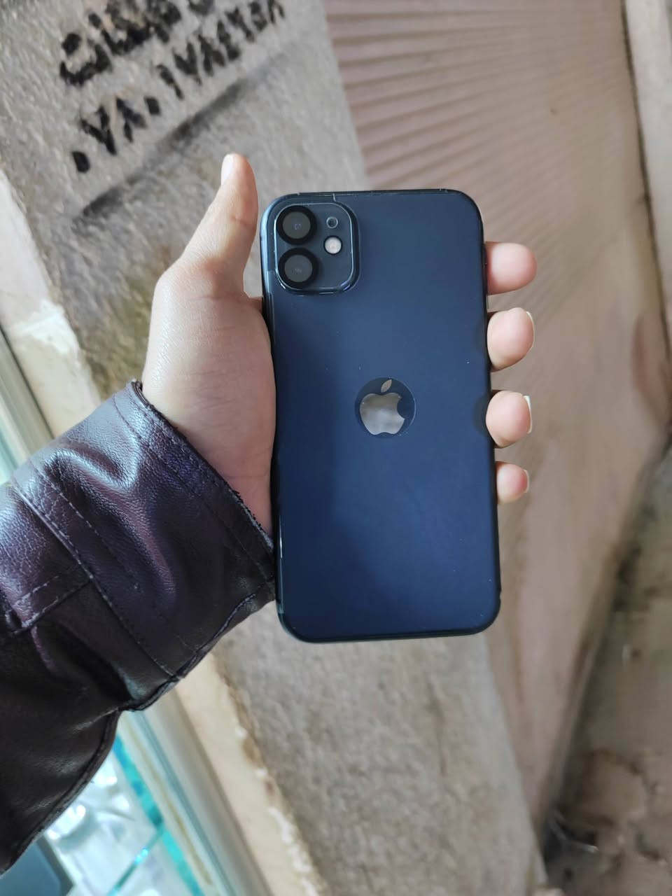 السلام عليكم  iphone 11 ذاكره 128 بطاريه 75 الجهاز شرق أوسط المكان كربلاء السعر 240 الرقم ***********
