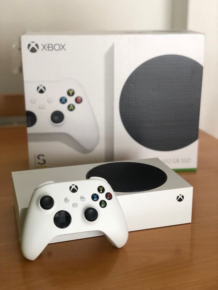 Xbox series S (512g)  سبب البيع لعدم التفرغ ملحقات كامله وبي هدايه اضافيه مجانا سعر 420 اصدار  23 تواصل ***********
