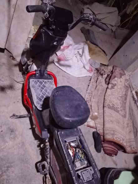 دراجه ريان موديل 2024
الله يجفيكم شر الحوادث
سويت بيهه حادث وصلحتهه
نقصهه بطاريات وشوي ترتيب 
عفتهه وانتركت
بس تخبل
سرعتهه 50 حقيقي
رايدهه ب150 وبيها مجال
مكاني بصره مطيحه
*********** البصرة
