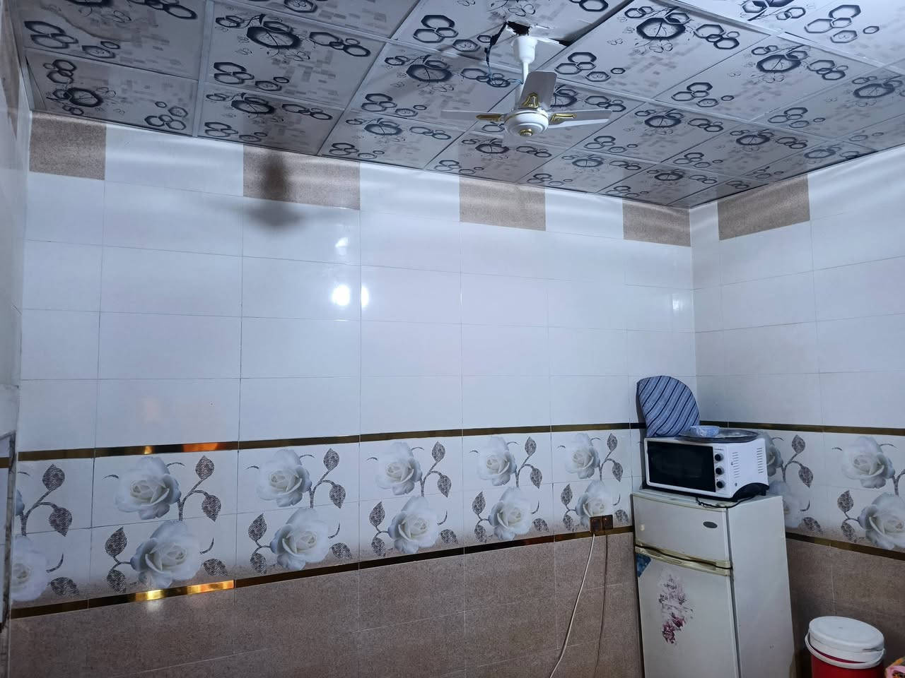 السلام عليكم عدنه بيت البيع حاوي العباس السعر خاص ***********
