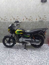 بوكسر موديل 22 مرقمه وكامله مابيها نقص كهرايات كلها شغاله تايرات جدد ب...