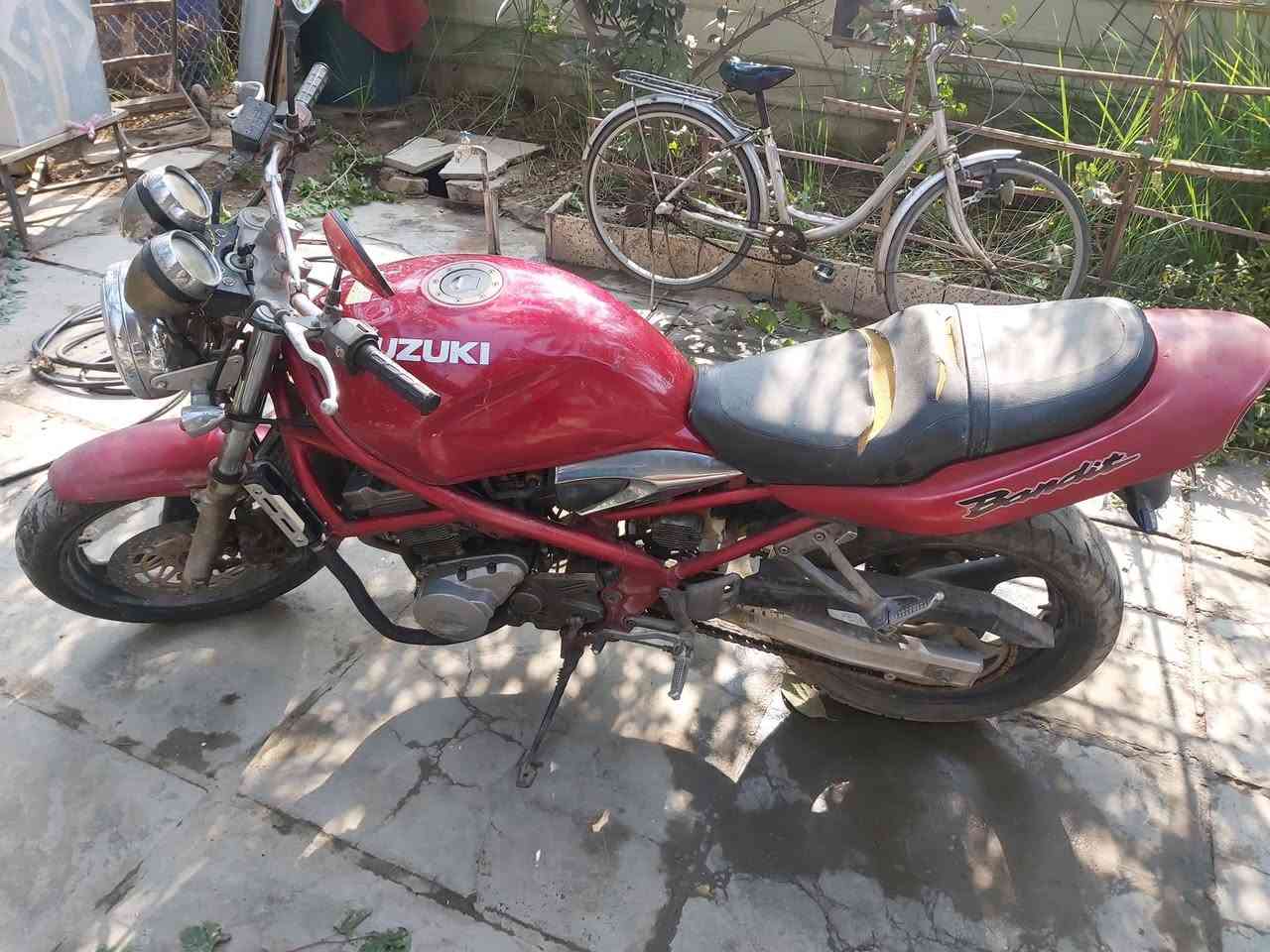 باندا كرستال للبيع او مراوس
السلام عليكم باندا بطح كرستال ٢٥٠ للبيع او مراوس الدراجة مابيهة غراض نقص عقل جديد كور نظيف رنكات جديدة مشكلتهة تسحبهة تشتغل اذا تظل دير سلف متشتغل بيهة اوراق مكاني بغداد الراشدية السعر ٤٠٠ وبيهة مجال بسيط ***********
