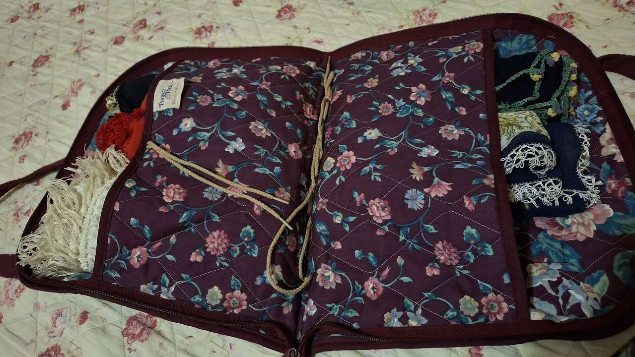 جنطه جتي بيها احجبه الريف التركي قطني بس وحده جرجيت عددهن ٥  والي تريد فديوهات الهن موجود ❤️💞💚💐💅🤎❤️🩵


**إذا كنت صاحب هذا الإعلان وتريد حذفه لأي سبب، رجاءا أرسل رسالة إلى الدعم الفني**