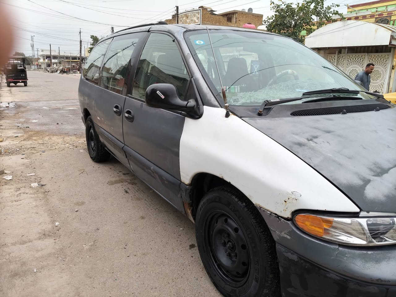 سلام عليكم سياره للبيع موديل 1996بسمي مكاني بغداد الحسينيه الراشديه ***********سعر35
