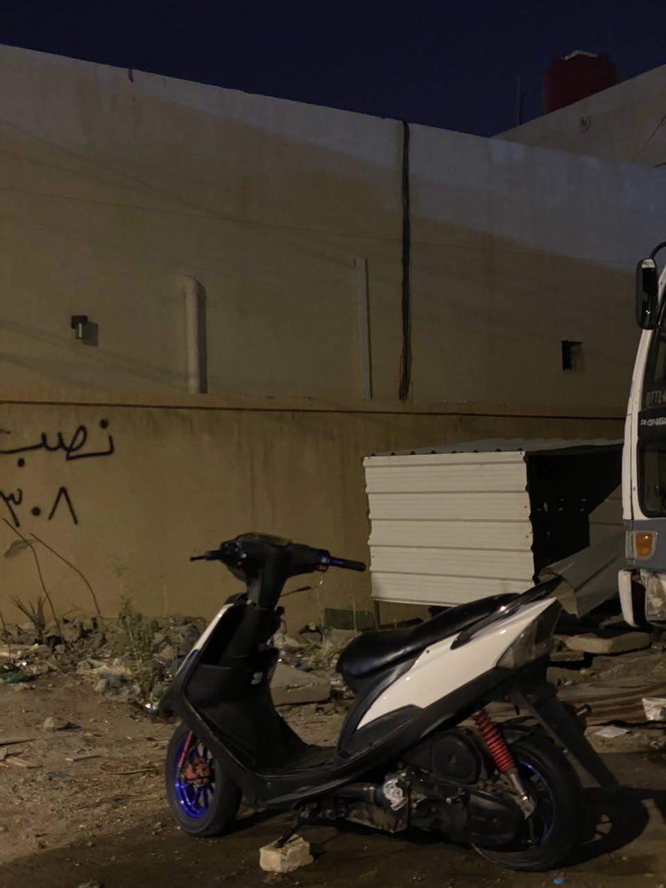السلام عليكم ماكس عدله للبيع
الدراجه مفتوحه 
بيها تزويد خارجي ويل امامي وخلفي وصالصنه FM كفراتها تجاري تايوانيات ام الختم 
الدراجه ماعايزها شي كلشي شغال
 اخوان رايدها ب625 وبيها مجال للشراي
وفدوه اذا مو شراي لا تعبني
مكاني البصره الجمهوريه 

واتساب ***********
