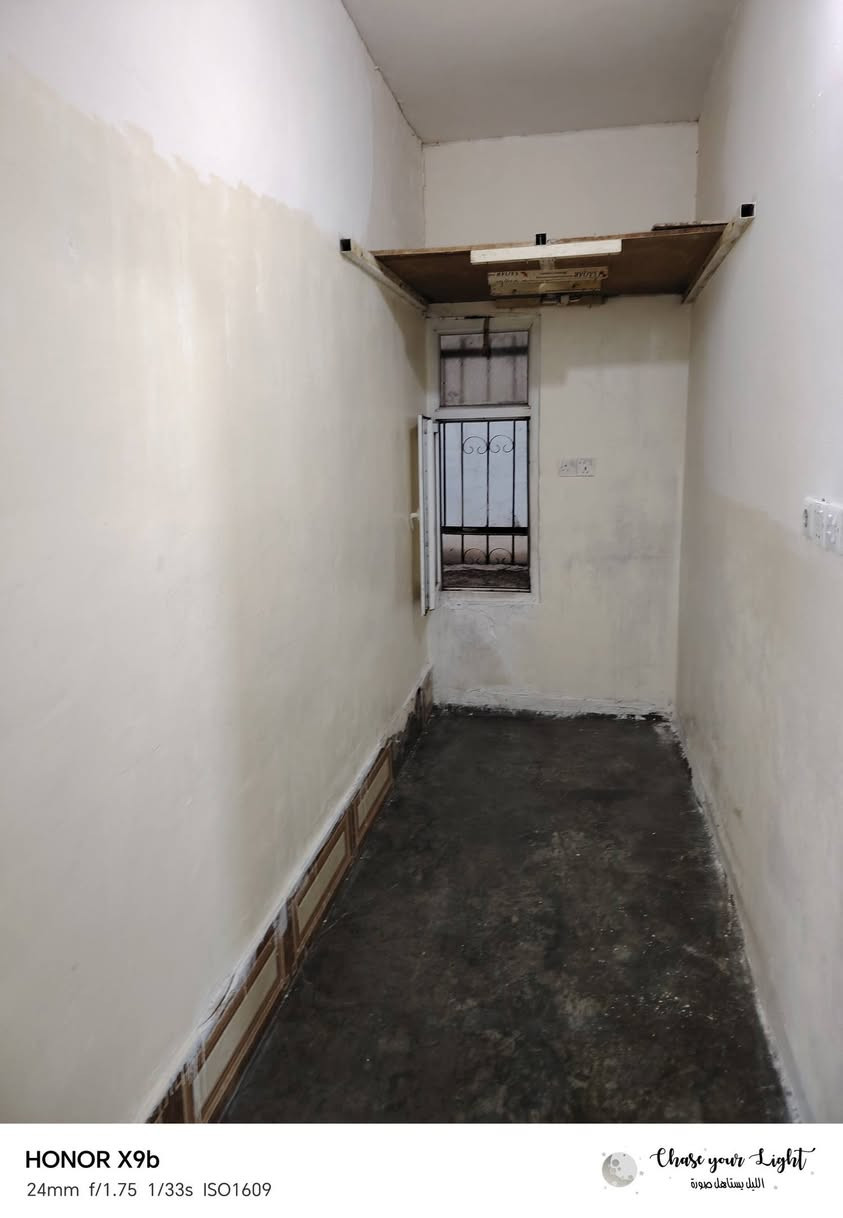 بسم الله الرحمن الرحيم 
من رخصة ابو الكروب /// كركوك  (حي العسكري)  دار للبيع زراعي  250متر طابق واحد  بي معاملة مال تمليك  البيت يتكون من غرفتين نوم + مخزن داخلي مفتوح + مخزن خارجي+استقبال + حمام داخلي +صحيات خارجي مع الحمام+  الحديقة كلش جبيرة  +بنهاية الحديقة غرفة  البيت كلشي مما ناقصة شي بس تكعد بي   السعر خاص وللأستفسار اتصل على هاي الارقام 
***********0++//(&)++***********
