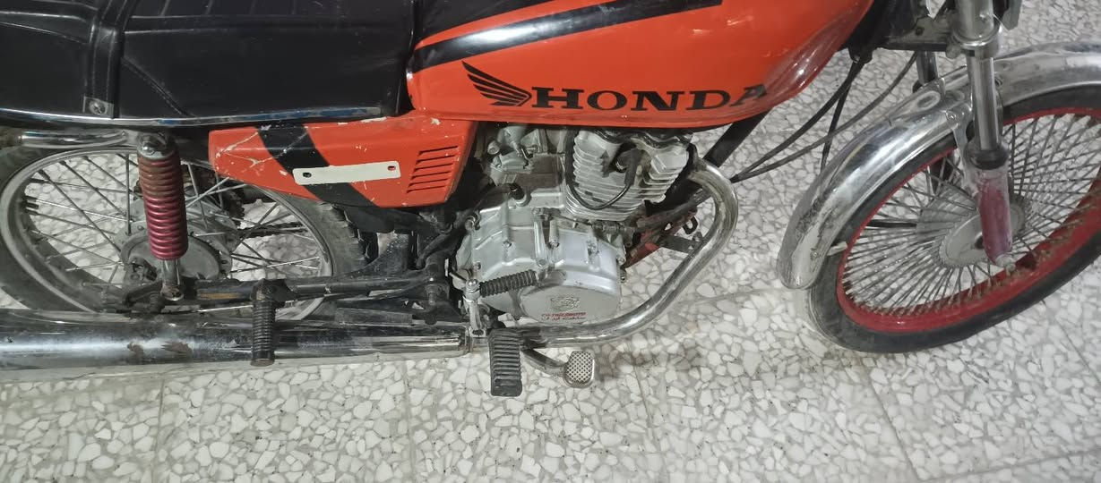 سلام عليكم دراجه للبيع مديل 2019اوراق سعره 400 دراجه جاهزه مجهزه خير من الله مكاني نجف ***********
