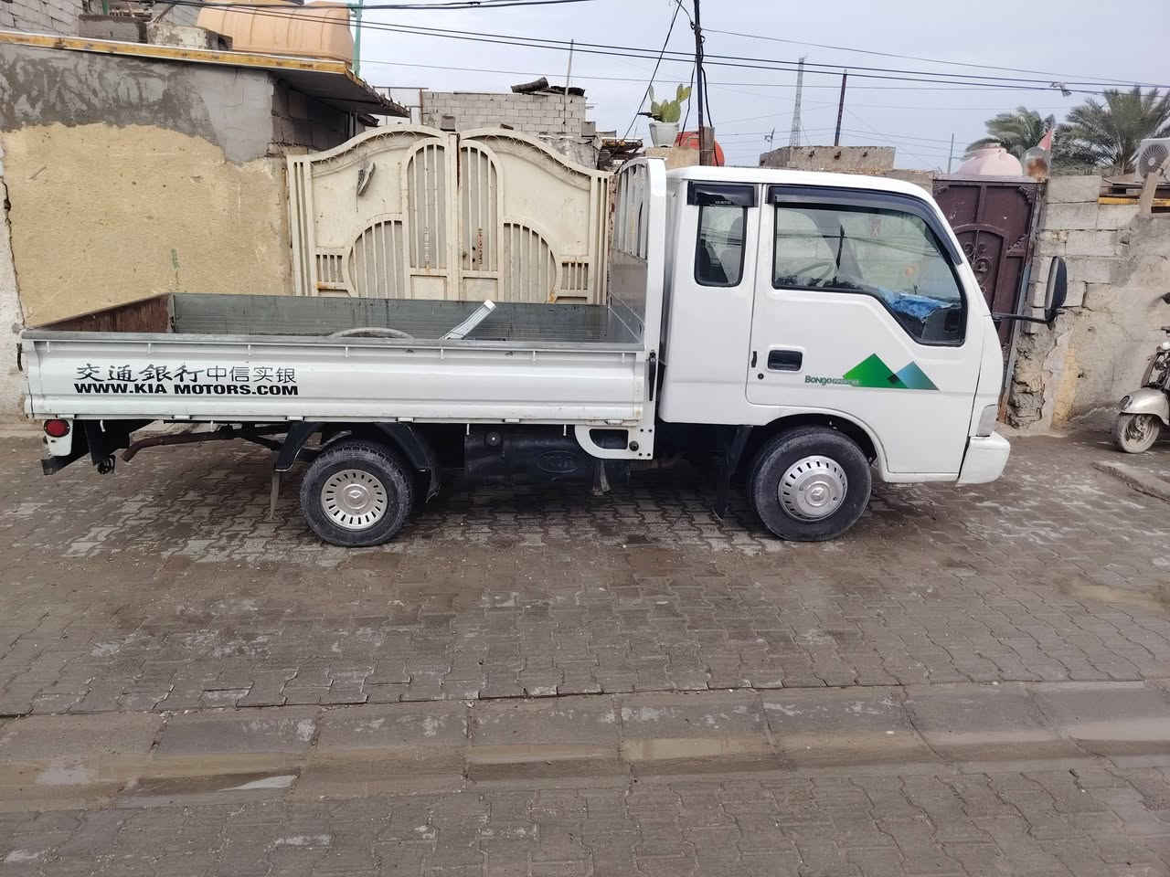 سلام عليكم سياره فنتيره موديل ٢٠٠٠ السياره جاهزه من كلشي كير مكينه صدر جاهزه تحويل مباشر السعر ٥٠ وبيهه مجال بسيط مكاني بغداد الشعب رقمي ***********
