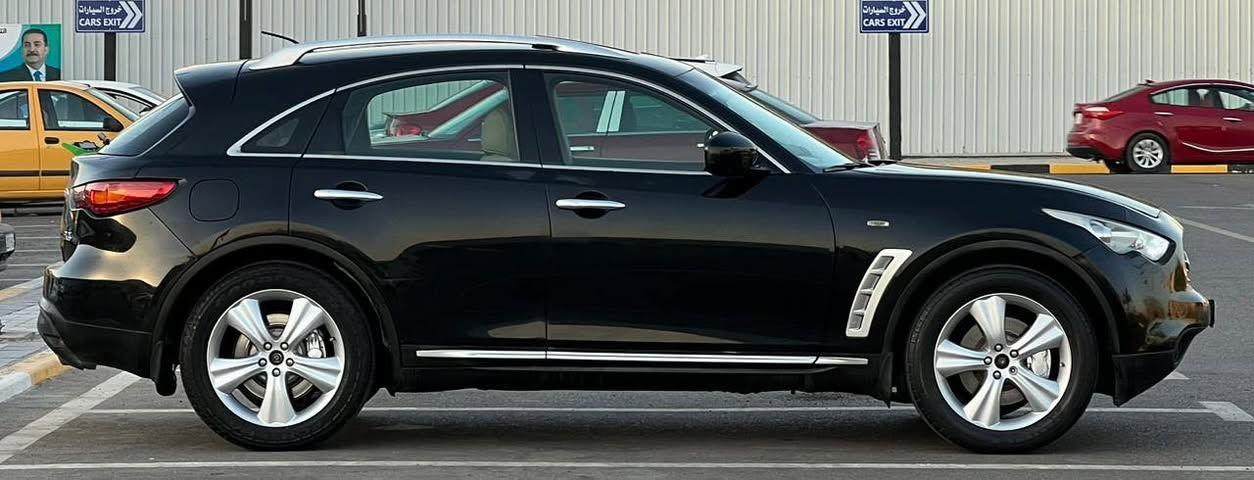 السلام عليكم  انفنتي ٢٠٠٩ fx35خليجي رقم اربيل الجديد شرط تحويل وكاله
مكفوله من الحادث وصبغ فقط تكحيل كارت بيها مكينه سته سلندر مكينه كير مكفول شرط الفحص 
صدر امامي خلفي جديد تبريد تدفئه شغاال وجاهز
المواصفات فول الفول
فتحه سلايت 
بصمه تشغيل بصمه ابواب وجنطه
تبريد تدفئه كشنات 
كشنات كهرباء خزن ميموري
ستيرن كهرباء 
شاشه وسطيه باسقف
حساس امامي خلفي
ويل كب حجم ٢٠ تخم تاير جديد 
داخل صاج 
شفتات كير بل ستيرن
وبعد بيها مواصفات 
مكاني بغداد حي الجهاد 
السعر١١٧ وبيها مجال 
رقمي ***********
***********
