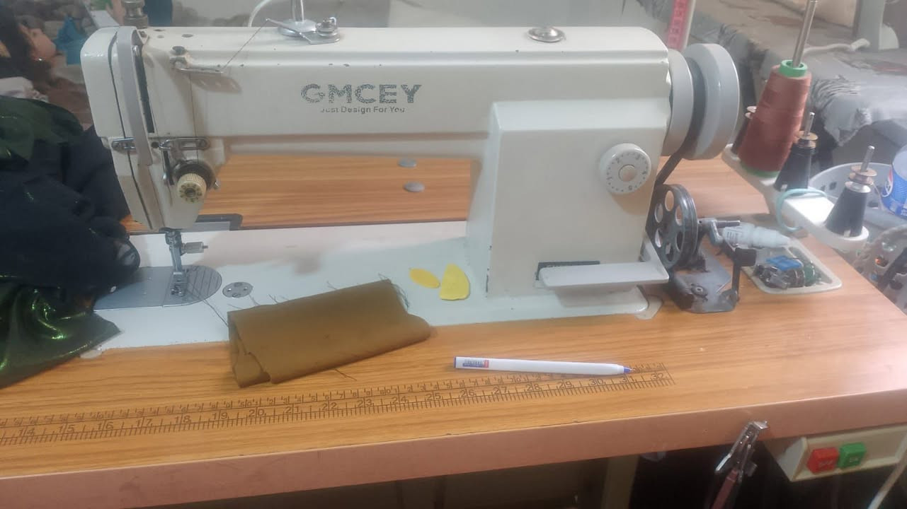 للبيع مستعجل مكاين اثنينهم ب٦٠٠ وبيهم مجاي للي يريد يشتري يتواصل مع هذا الرقم
***********
