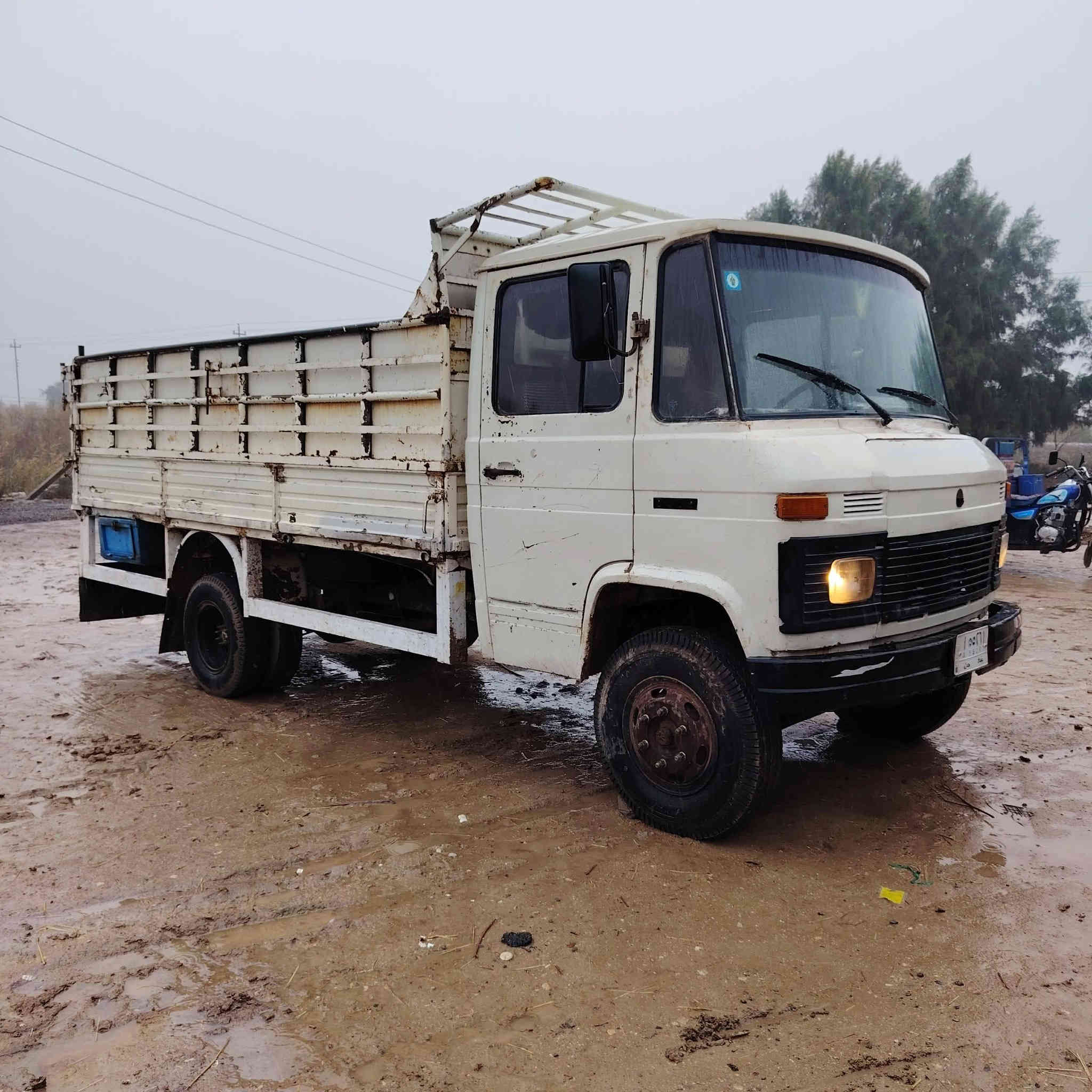 مارسيدس خرسه البيع جديده قماره وبدي وتايرات جدد سنويه مجدده جاهزه لمكان دوانيه ***********
