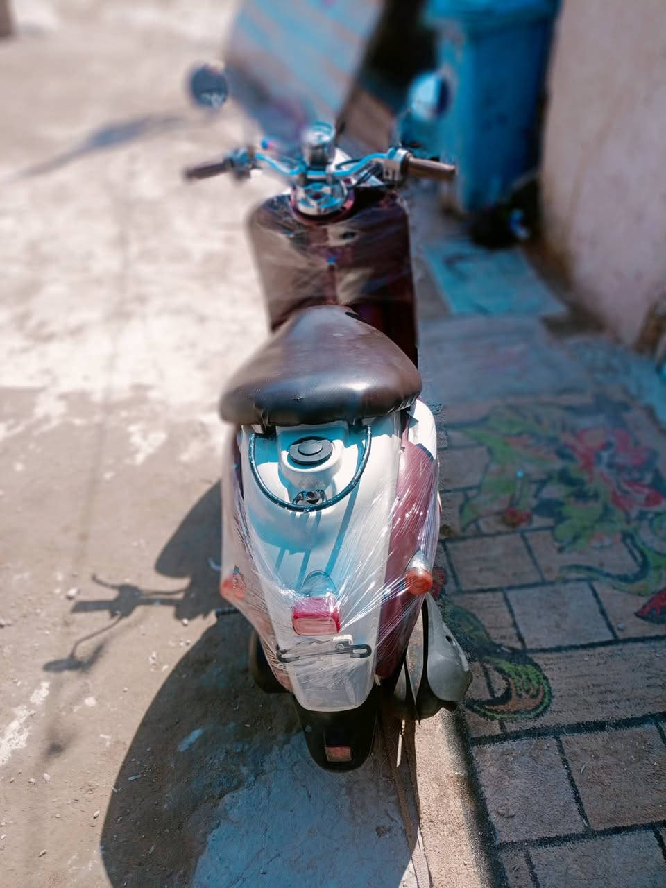 السلام عليكم دراجه للبيع كلاسيك نظيفه عاوز بس باتريد نقره السعر 250 وبيها مجال عنوان 
مدينه الصدر ***********
