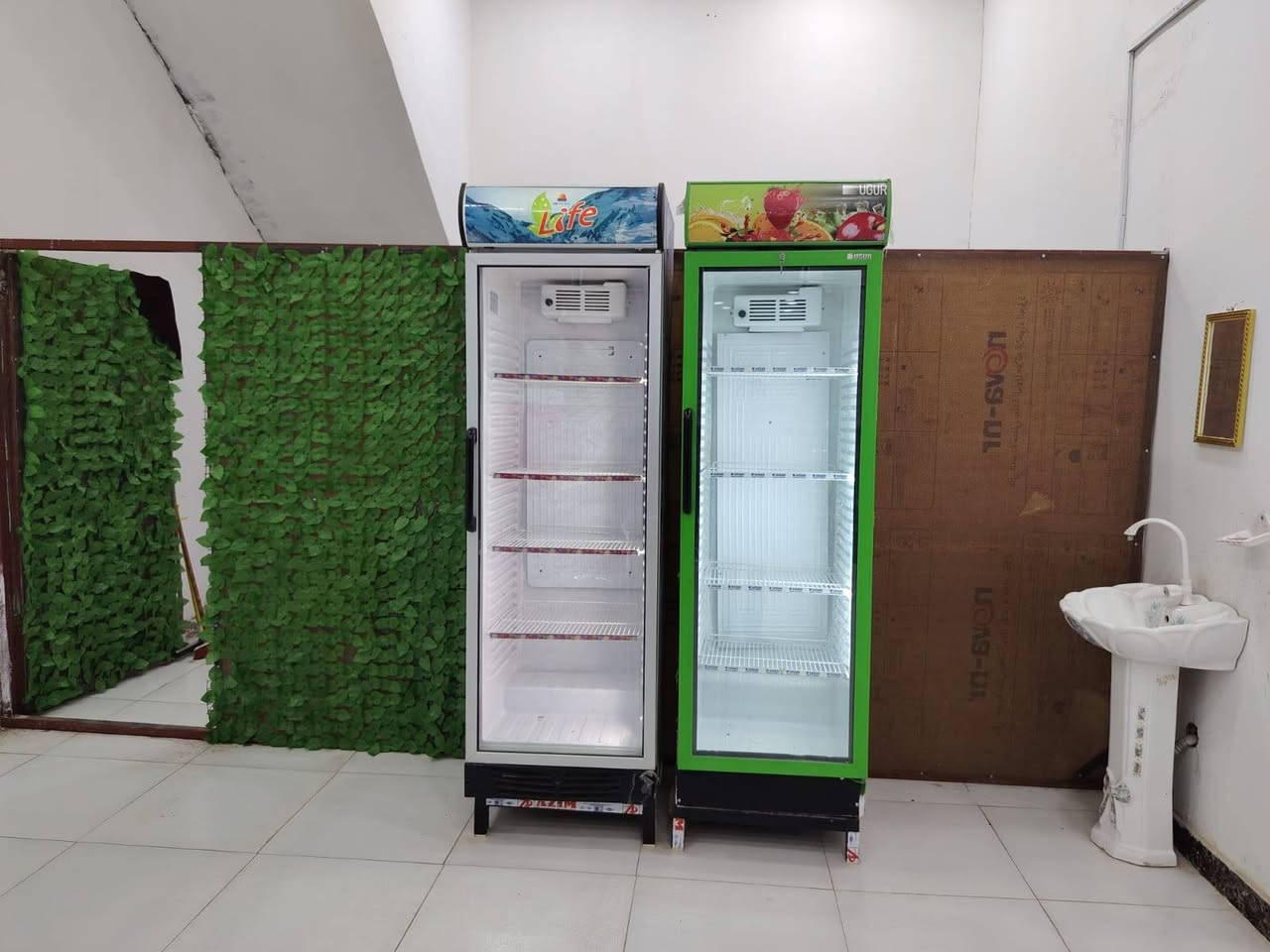 اغراض مطعم جاهز للبيع ***********
