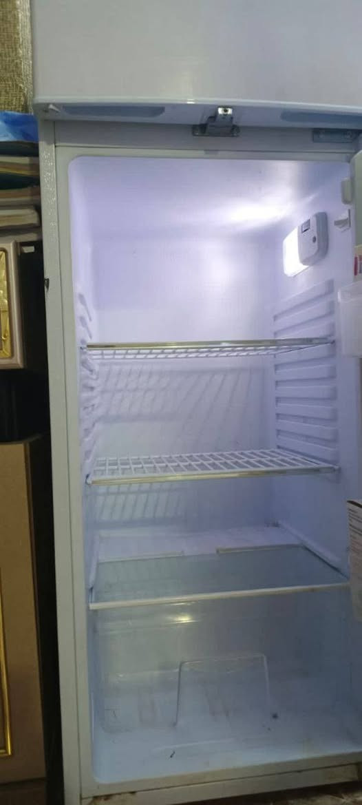 ثلاجه للبيع نظيفه
سعر 175 الوركاء ناحية الكرامه


**إذا كنت صاحب هذا الإعلان وتريد حذفه لأي سبب، رجاءا أرسل رسالة إلى الدعم الفني**