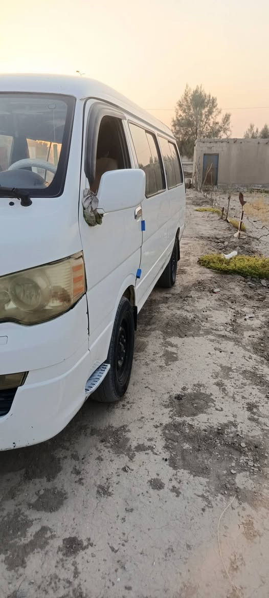السلام عليكم،،، جنبي ناصي للبيع سيارة حلوه ونضيفه مكينه گير اكسن حداديه جديده بيه صبغ احزام رقم جديد بسمي مداور بأي وقت السعر 75 وبيه مجال،،، *********** المكان السماوه
