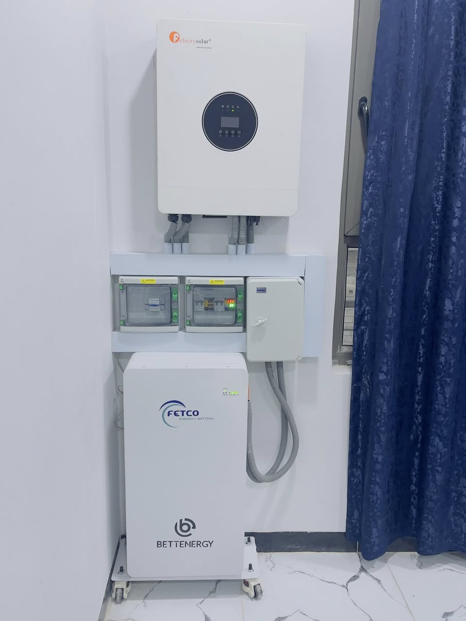 منظومة طاقة شمسية قوية ومناسبة للبيوت 🏠☀️
من تنفيذ شركة أبراج المهندسين

المواصفات:
🔹 بطارية 16 كيلو واط عالية الكفاءة
🔹 9 ألواح شمسية قدرة اللوح 600 واط
🔹 انفيرتر 8 كيلو واط

الأداء التقريبي:
⚡ 15–20 أمبير نهاري
🌙 15 أمبير ليلي لمدة 4 ساعات

تشغيل مستقر، توفير بالوقود، واعتمادية عالية حتى مع انقطاع الوطني.

📍 ديالى – بعقوبة – قرب تقاطع القدس
📞 ***********
شركة أبراج المهندسين – اختصاصنا أنظمة الطاقة الشمسية 💪☀
