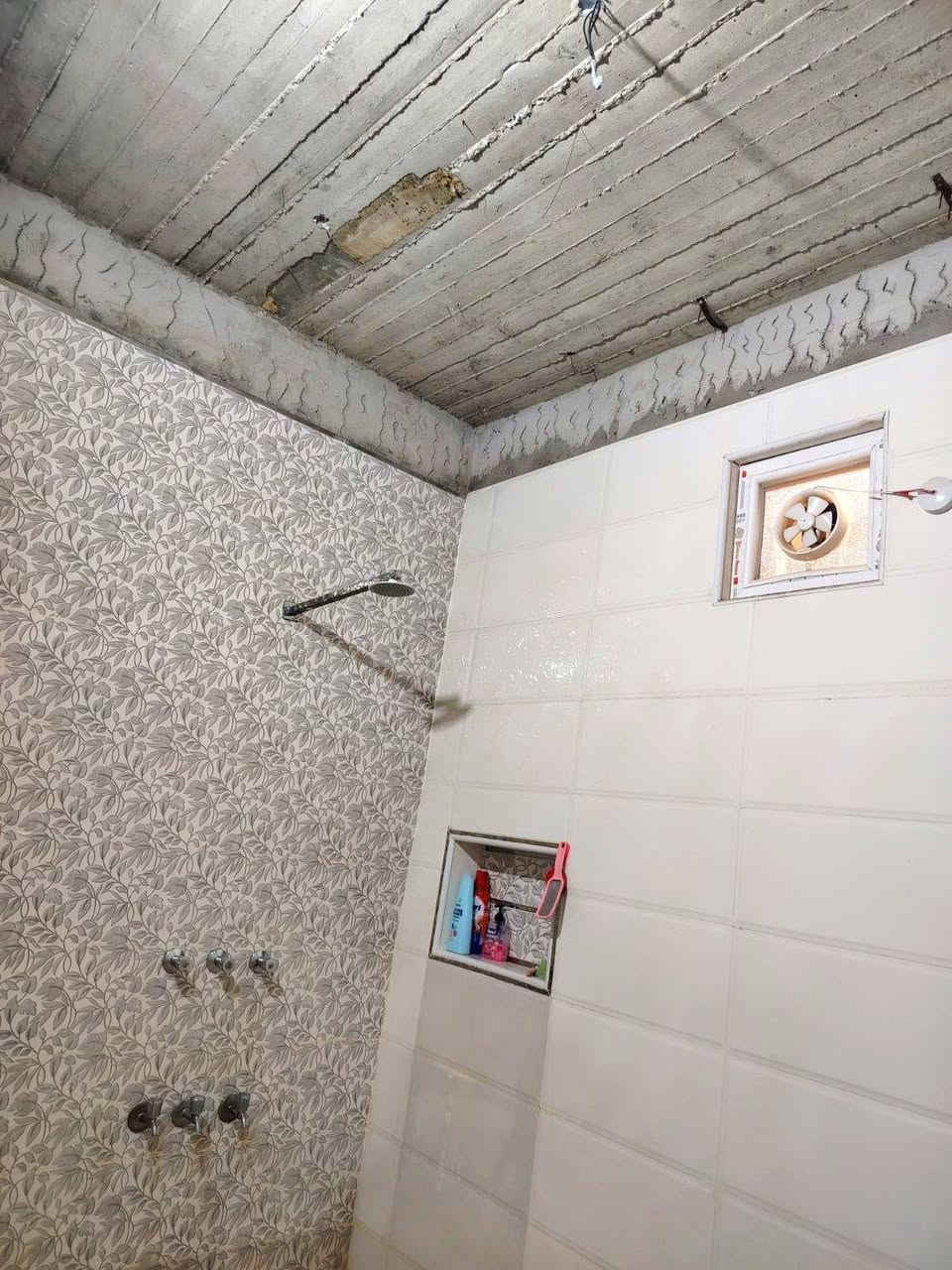 على بركة الله 

♻️ للبيع بيت طابو زراعي ♻️

↩️ بناء حديث (2025)

📃طابو زراعي سند 25 مرقم بلدية 

🧧مساحة 280م طابقين و ركن  على شارعين

✅ابعاد (14×20)م

🧱 بناء طابوك وكونكريت 

📍يحتوي على 3غرف نوم ومطبخ حار + بارد و استقبال وصالة و مجاميع صحية عدد 2 ومناور 

🌍موقع  : مشخاب ام عردة الفرع المقابل لحسينية فاطمة الزهراء (ع) 🌉 

🔴 لمعرفة السعر كتابة كلمة  (تم)  او عند الاتصال 🔴

للتفاصيل اكثر زيارة المكتب الواقع بالشارع الرابط بين مول الف هلا و المتنزه مجاور معجنات الراقي ومجاور شركة زين 🛣
 او الاتصال على الارقام التالية : 
*********** ابو فهد
*********** فهد

#مكتب_خطوات_الفهد_للعقار
