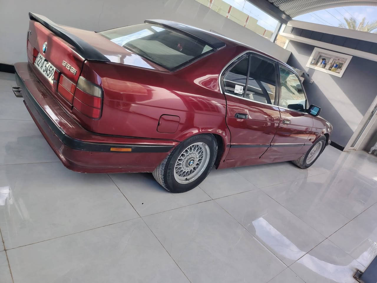 بي ام   525.
موديل  1992 
رقم اربيل انكليزي  شرط التحويل والوكاله  
مكينه مسكر  مكفوله  
كير اوتوماتيك مكفول 
تخم تاير جديد  
ويل كب مع لسبير 
صدر امامي وخلفي جديد 
منضومة زنون  كامله  
سلايت شغال
غرفتها حلوه 
تبريد ثلج 
 
بيها منضومة غاز    وحاليا شغاله.  

كهربائيات كلها شغاله 

مصبوغه       بدون ضرر. 

السعر 55.وبيها مجال   

العنوان سامراء  

***********
