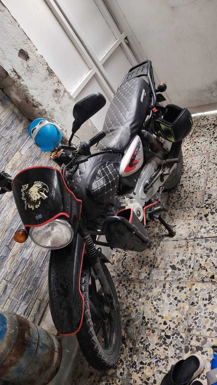 السلام عليكم دراجه بوكسر للبيع مديل ٢٢ طالعه بل ٢٣ الدراجه قويه كلش كل ١٠ ايام ابدل دهن اصلي نكره سلف
جيب عشر فيتريه وتعال افحص لا تبخير لانضوح اوراق بيه يعني مامرقمه والدراجه تجي تاخذه من باب لبيت تايرات جدد دسكات جدد بنزات جدد لايت زنون ابو لمروحه عالي وناصي السعر مليون وميه ١١٠٠ مكاني بغداد حي الجهاد خلف مجمع النسيم هاذ رقمي ***********
