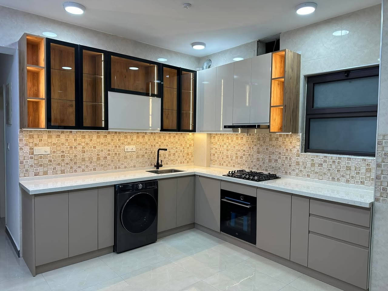 بسم الله .. يعلم معمل القلعه عن توفر جميع الكاونترات وجميع المواصفات ..
*المنيوم
*Hdf
*بالون بريس
*اكرلك 
وبتصاميم هندسيه وضمان يصل الى ١٠سنوات .
السعر من 130$الى250$للمتر الواحد حسب الطلب والنوعيه ....


**إذا كنت صاحب هذا الإعلان وتريد حذفه لأي سبب، رجاءا أرسل رسالة إلى الدعم الفني**