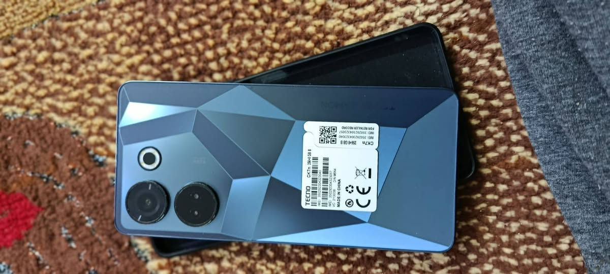 سلام عليكم جهاز تيكنو كامون 20 برو للبيع نضيف جدا مكان نجف  ***********
