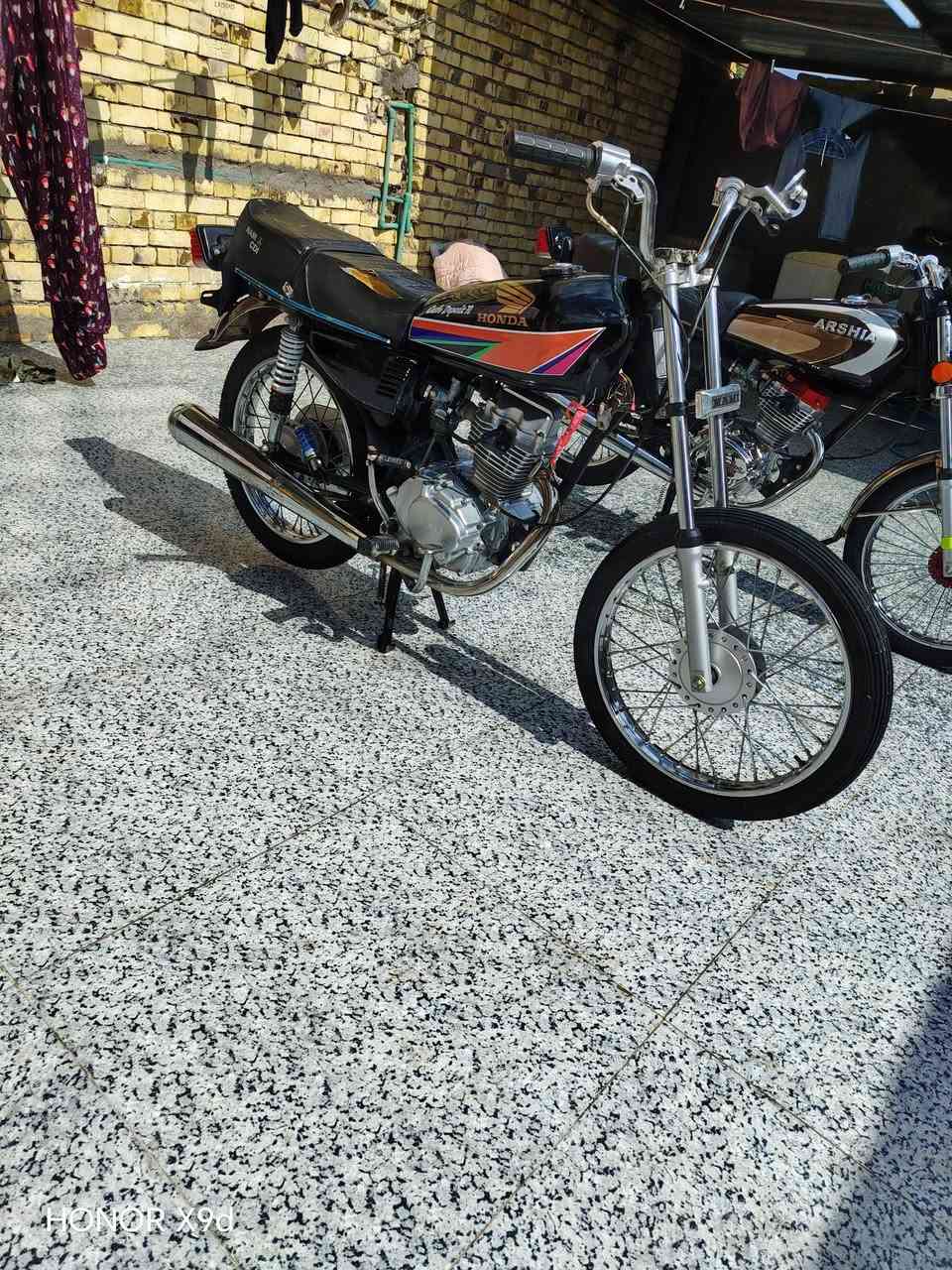 السلام عليكم دراجه للبيع نامه شلامجه 23اوراق اصولي دراجه كامله مكاني اسكان الصناعي ال بعظم عمود 1
***********
