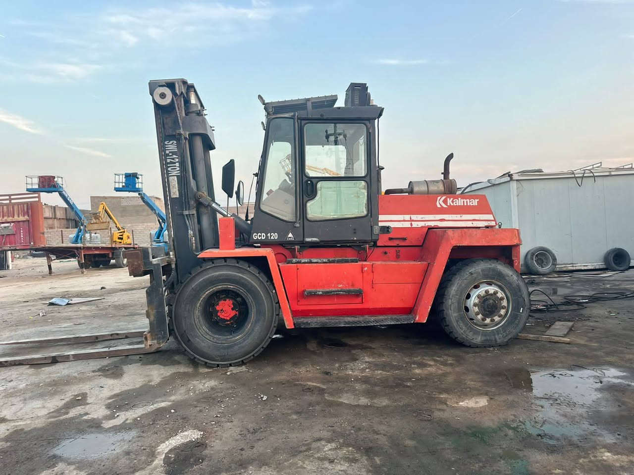 السلام عليكم للبيع شوكية كالمر 10 طن رقم اربيل فول سيفتي تخم تاير بسمي تحويل ثاني يوم جاهزه من كلشي
 للستفسار :*********** 
العنوان : البصره الزبير
