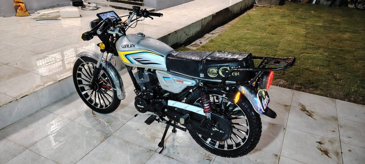 سلام عليكم سولك سيفان موديل 25 أوراق كامله1تشغيل عن بعد  بصمات 2  دراجه زيرو عل وضع شركه كلشي شغال محرك 200 شوفت عينيك سعر اتصل *********** وتدلل عنوان ديالى بعقوبة تقاطع القدس
